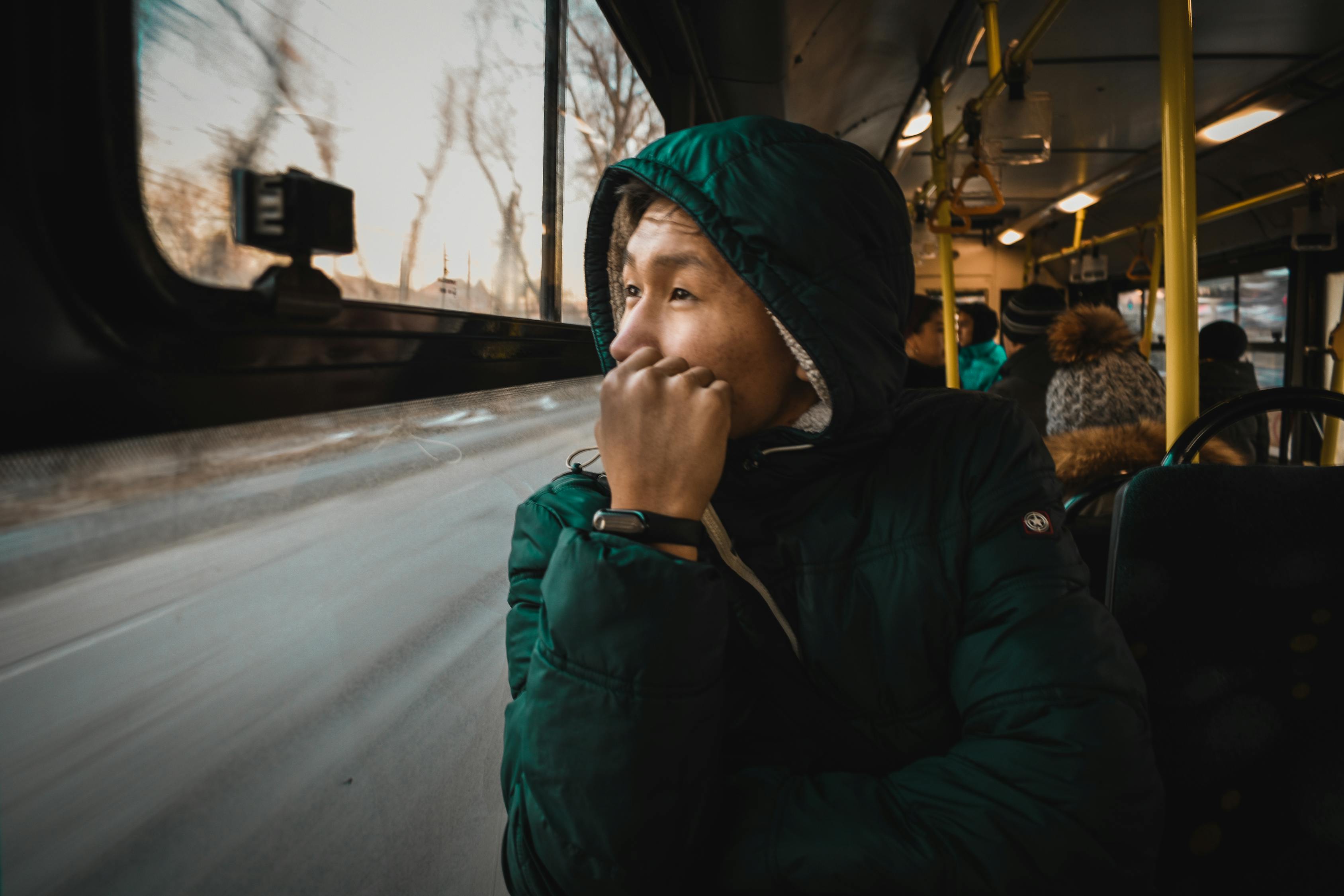 济南特大暴雨传闻，车辆被冲走？事实真相揭秘