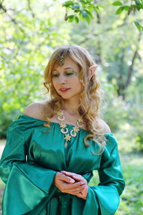 周雨彤的黑长直公主切造型令人惊艳 周雨彤的黑长直公主切造型令人惊艳