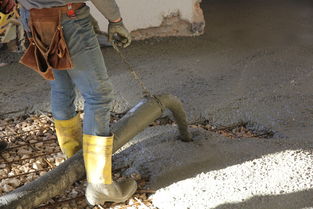 用混凝土地面硬化剂打造坚固耐用的地面