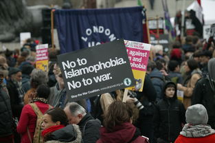 公司回应广告牌上女士有6根手指，创意、伦理与社会责任