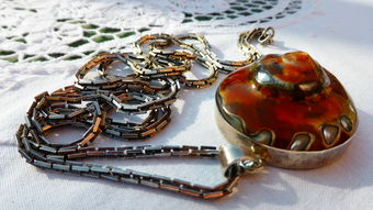 银项链为何会变黑?原来问题出在这里. 银项链为何会变黑?原来问题出在这里.