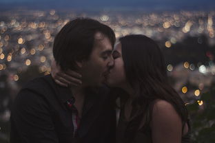 新郎在婚礼上全情演绎神游状态 新郎在婚礼上全情演绎神游状态