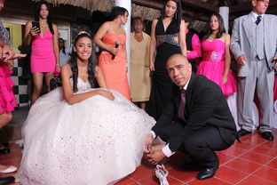 岳云鹏生日大女儿露脸跳舞，温馨瞬间背后的家庭力量