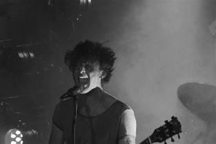 李乃文用一支笔变于和伟，揭秘表演艺术的神奇魅力