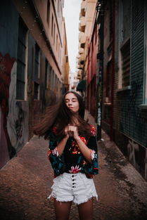 音乐人的跨界探索,刀郎从西洋乐到中国传统音乐的转型之旅 音乐人的跨界探索,刀郎从西洋乐到中国传统音乐的转型之旅