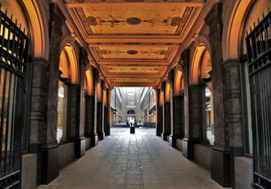 哥特式建筑,尖塔与飞扶壁的诗意交响 哥特式建筑,尖塔与飞扶壁的诗意交响