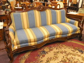 探索美式家具的魅力，白色背景中的优雅与舒适